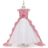 robe-de-princesse-avec-traine-pour-petite-fille
