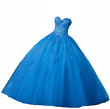 robe-de-princesse-bleu-dentelle