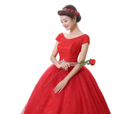 robe-de-princesse-femme-rouge