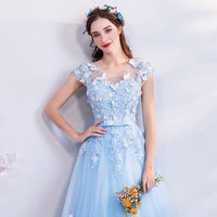 robe-longue-fleurie-bleue