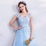 robe-longue-fleurie-bleue