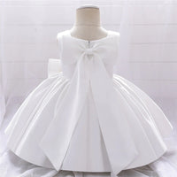 robe-blanche-bebe-naissance