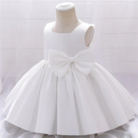 robe-blanche-bebe-naissance