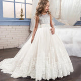 robe-de-princesse-fille-avec-traine