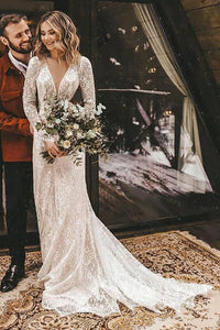 robe-de-mariee-boheme-decollete-plongeant