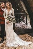 robe-de-mariee-boheme-decollete-plongeant