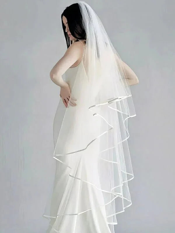 voile-de-mariee-a-bordure-fine